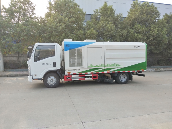 神绿通牌SLV5070TXCQ型吸尘车（中型车）