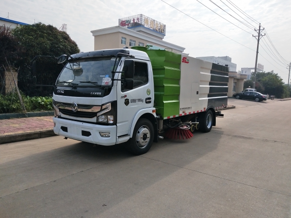 神绿通牌SLV5120TXSE型洗扫车（中型车）