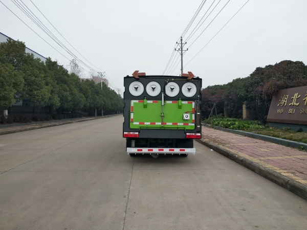 神绿SLV5075TXCE型吸尘车（小型车）