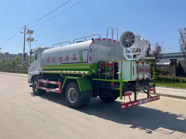 东风福瑞卡12吨洒水车