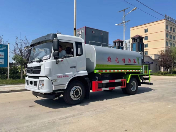 东风福瑞卡12吨洒水车