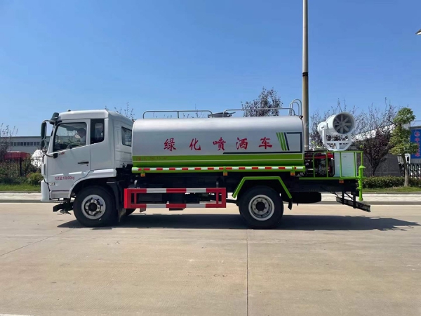 东风福瑞卡12吨洒水车