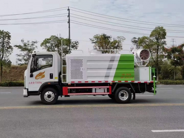 重汽豪曼蓝牌抑尘车